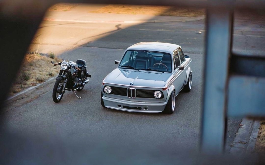 ’75 BMW 2002 et R75/6 – Cafe racer sur 4 et 2 roues !