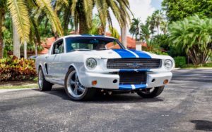 '66 Ford Mustang - Supercharged Coyote par Classic Recreation.