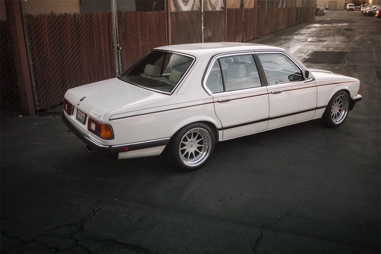 BMW 745i - Première classe Vintage ! 10