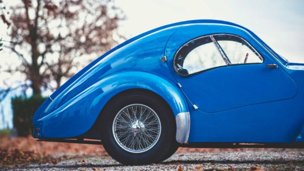 Bugatti Type 57 Aérolithe... ou appelez la Atlantic 9