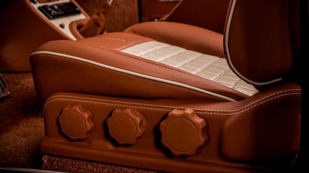 AvtoVAZ Lada 2101... A moins que ce soit une Bentley ! 17