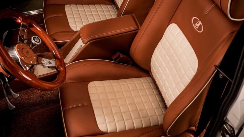 AvtoVAZ Lada 2101... A moins que ce soit une Bentley ! 8