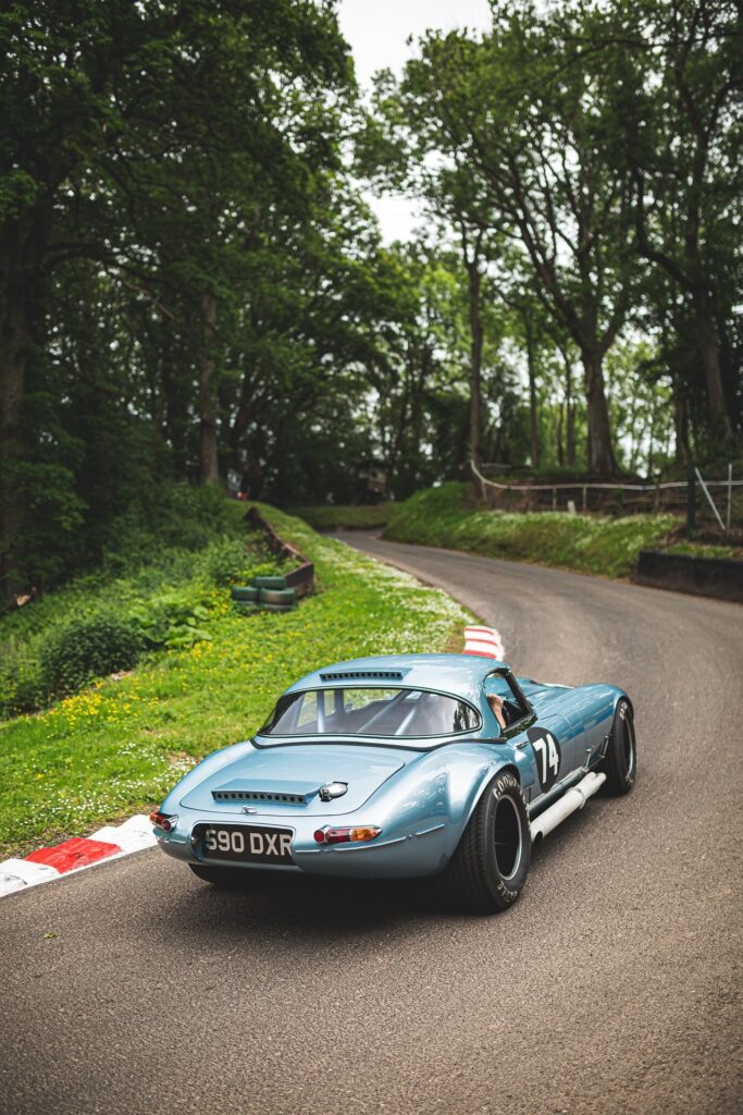 '64 Jaguar Type E + V8 427 ci... Egal, la plus méchante de toutes ! 13