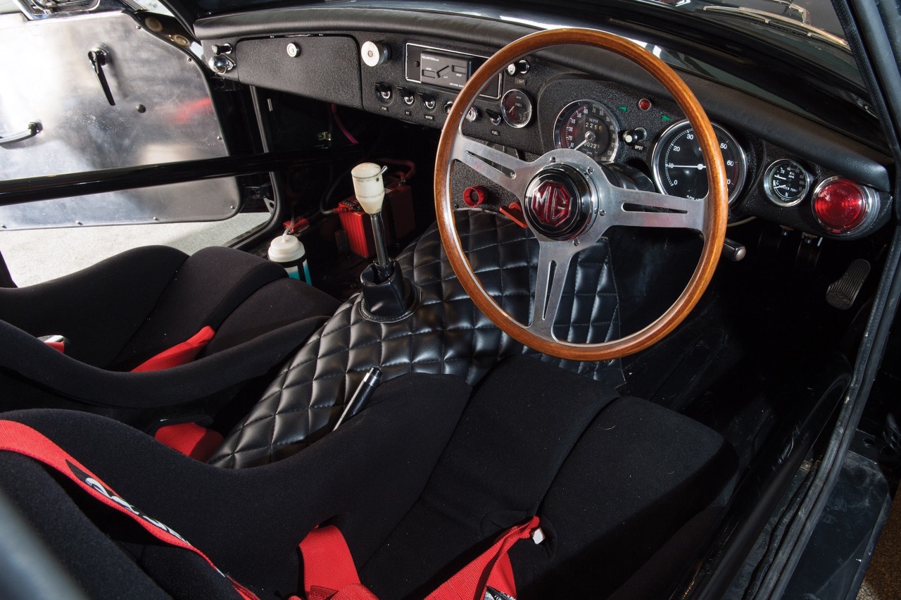 '69 MGC GTS Sebring - Gentlemen, start your engine ! 12