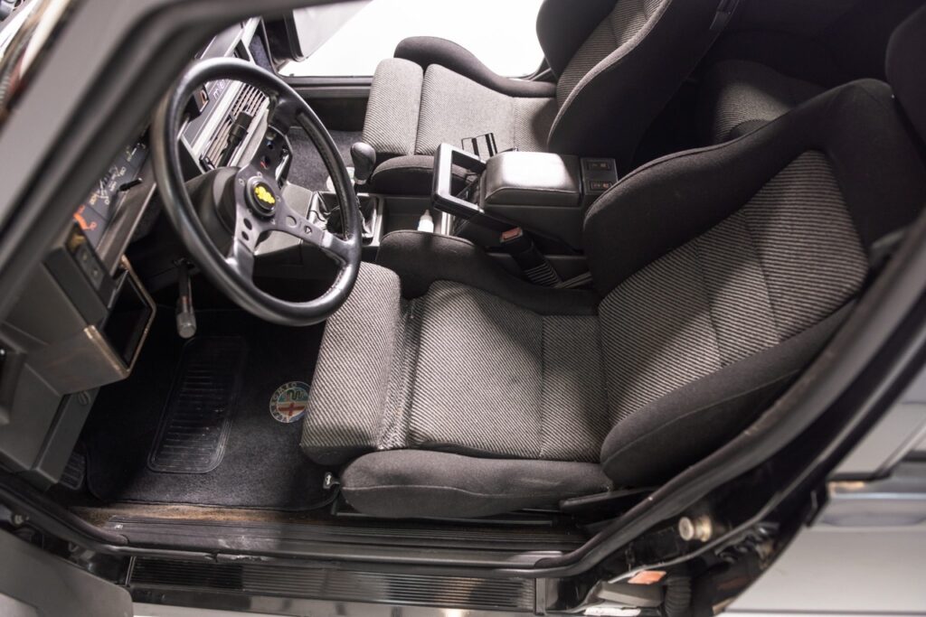 Alfa 75 V6 3.0 l... avec la b*te et le couteau ! 8