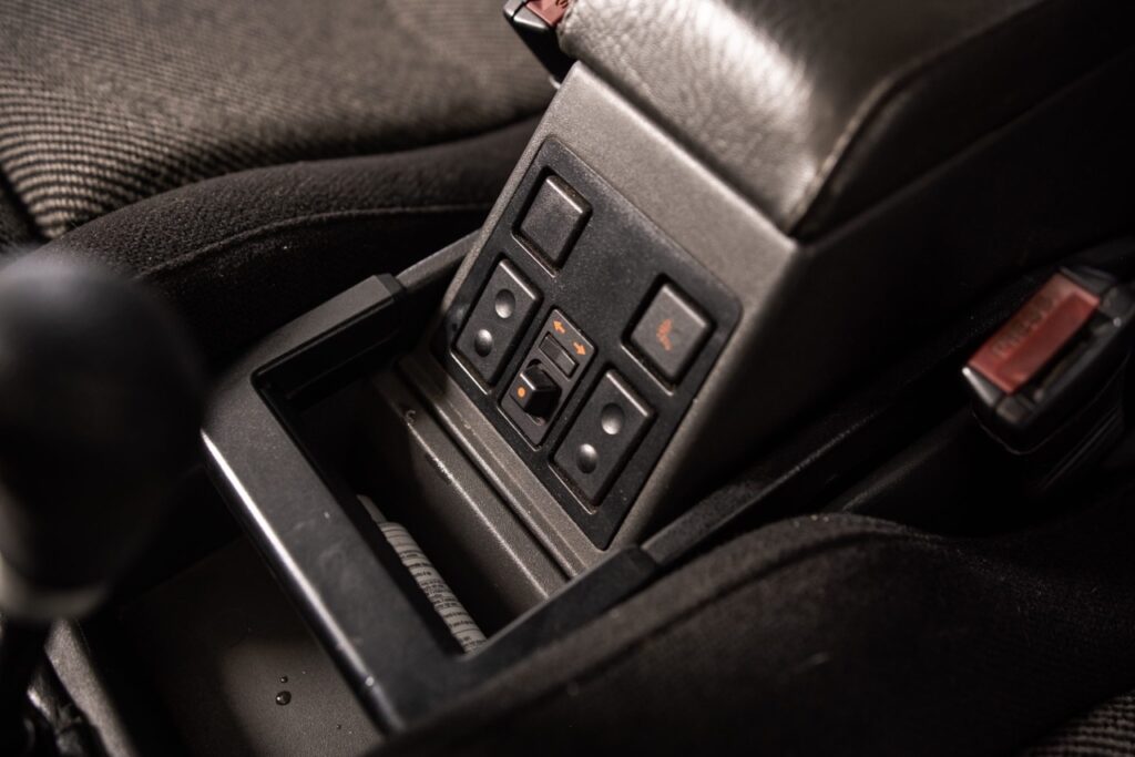 Alfa 75 V6 3.0 l... avec la b*te et le couteau ! 6