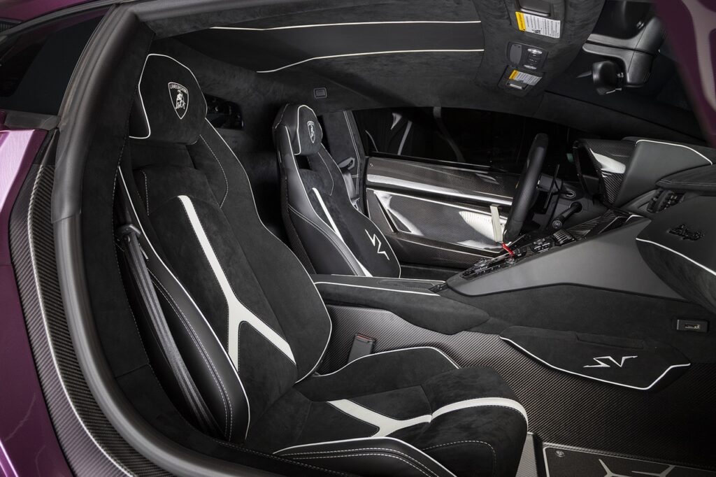 Lamborghini Aventador LP750-4 SV - Quand le taureau se fait violet ! 22