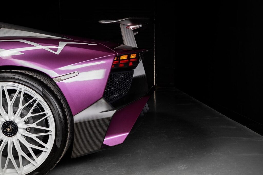 Lamborghini Aventador LP750-4 SV - Quand le taureau se fait violet ! 6