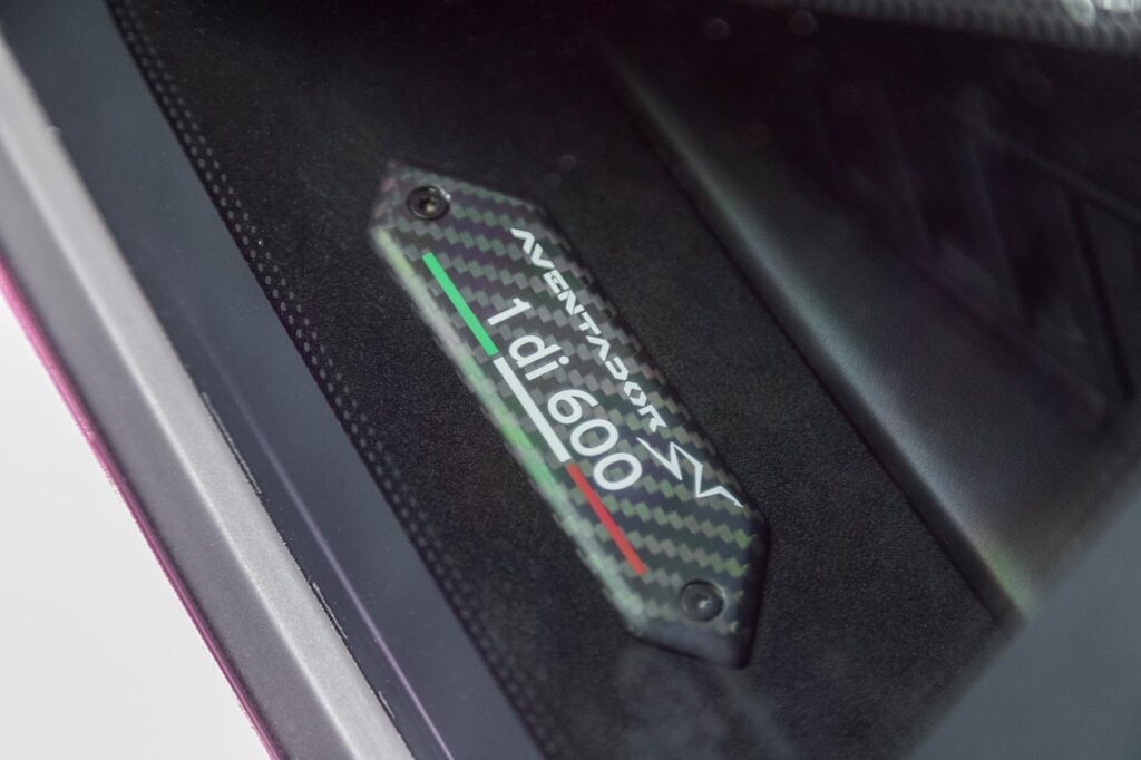 Lamborghini Aventador LP750-4 SV - Quand le taureau se fait violet ! 19