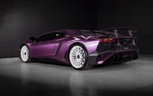 Lamborghini Aventador LP750-4 SV - Quand le taureau se fait violet !