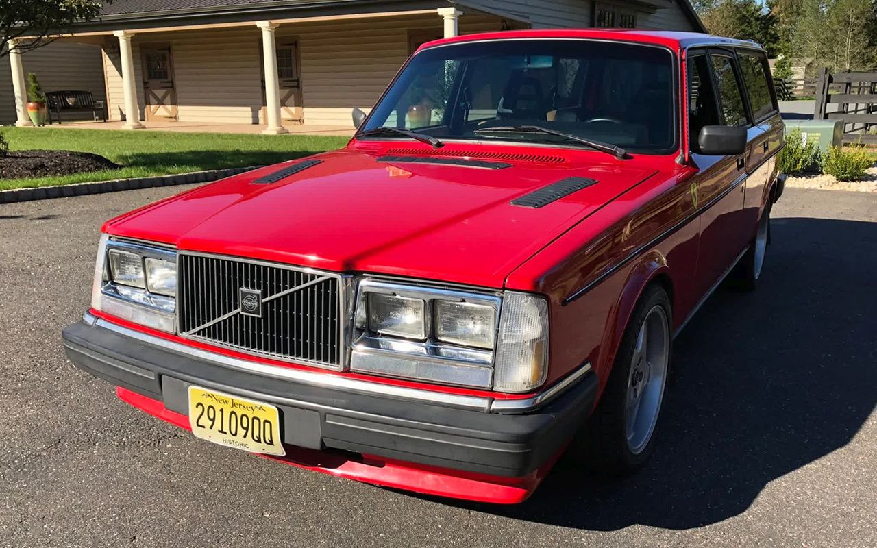 Volvo 245 DL Wagon de 1983 en V8 Ford – God Saves the Sleeper !