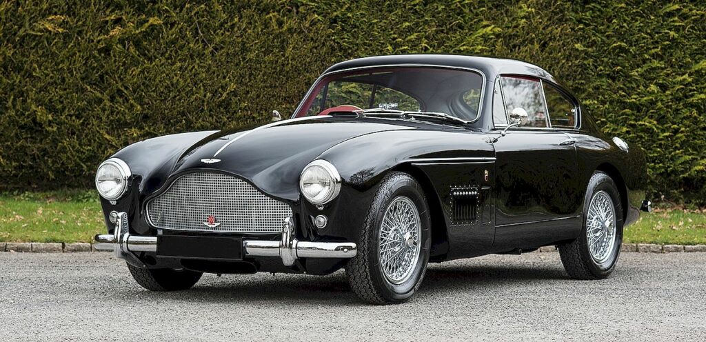 Aston Martin DB5. Choisissez un chiffre entre 4 et 6 ! 8
