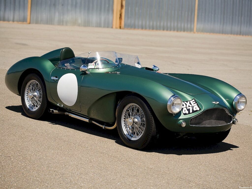 Aston Martin DB5. Choisissez un chiffre entre 4 et 6 ! 7