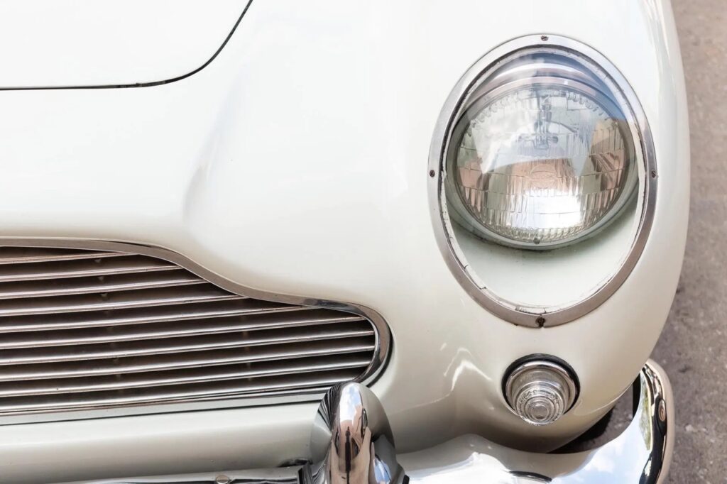 Aston Martin DB5. Choisissez un chiffre entre 4 et 6 ! 14