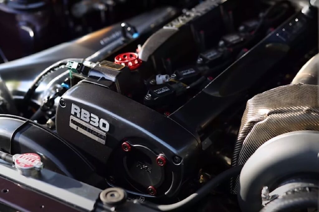 Nissan Skyline R32 GTR par Garage Active - Porno mécanique ! 11