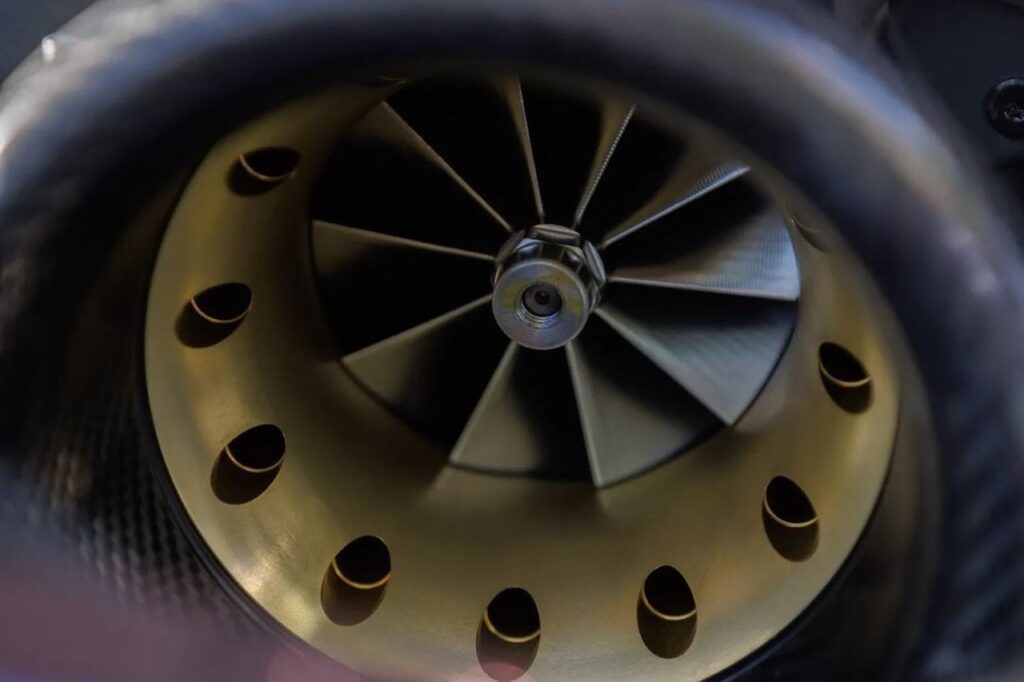 Nissan Skyline R32 GTR par Garage Active - Porno mécanique ! 10