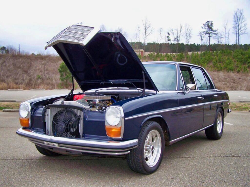 '69 Mercedes 220 W115 en V8 GM... Du ketchup dans la choucroute ! 12