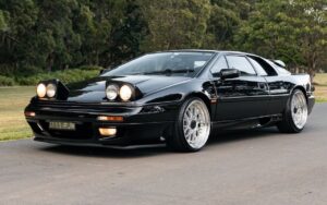 z DLEDMV 2023 - Lotus Esprit S4 Collecting Cars - 006
