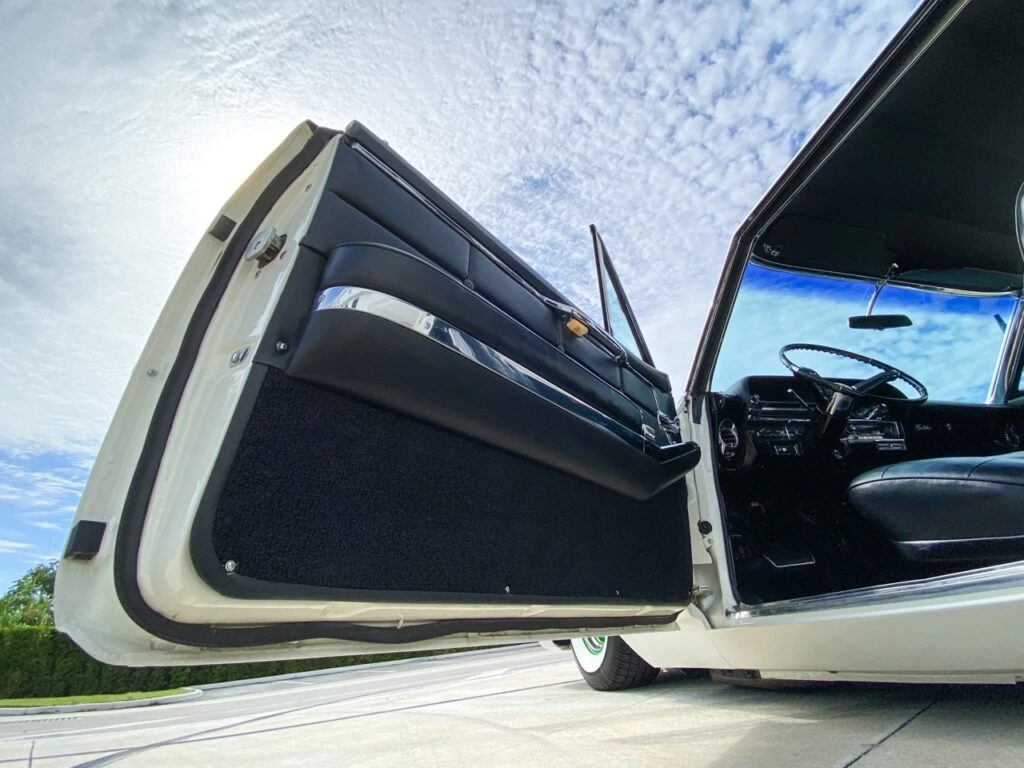 '63 Cadillac Coupé DeVille - Imaginez vous sur la Route 66 ! 16