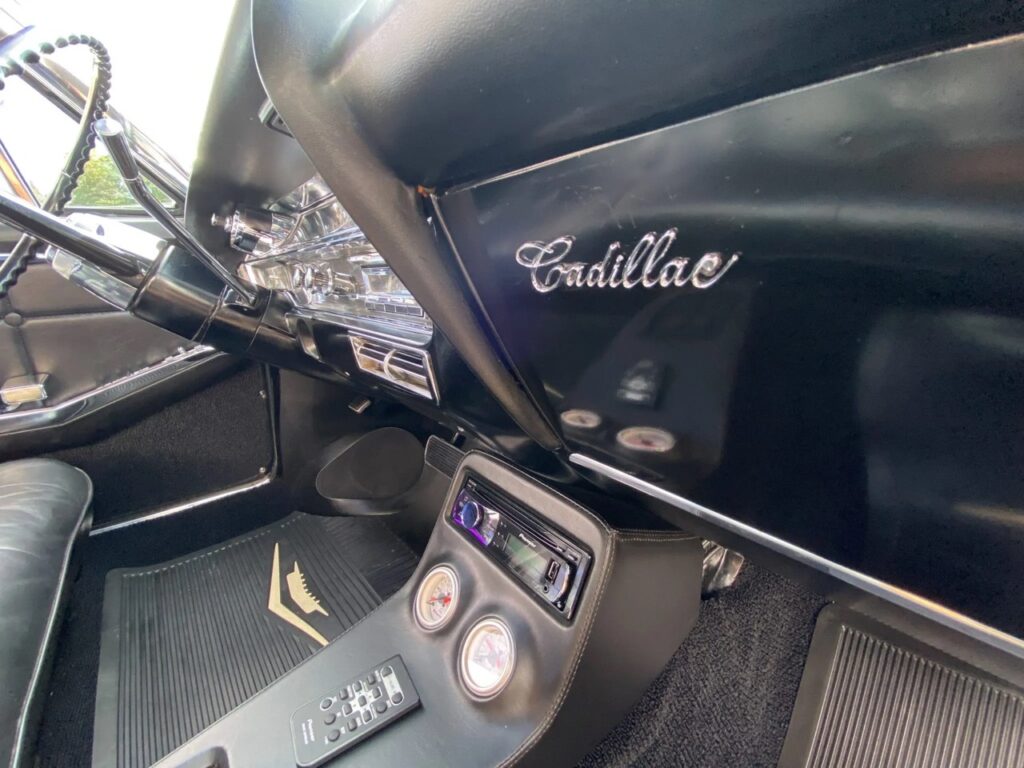 '63 Cadillac Coupé DeVille - Imaginez vous sur la Route 66 ! 13