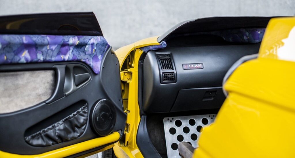 Lotus Elan M200 Speedster - Une Ferrari en maillot de bain ! 11