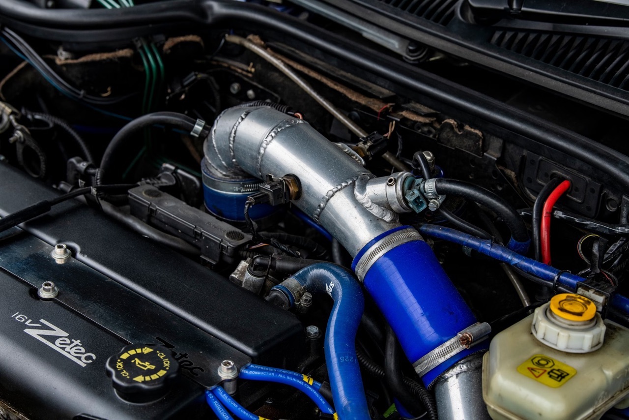 '98 Ford Escort 1.8 GTi Turbo - Une minute de silence ! 17