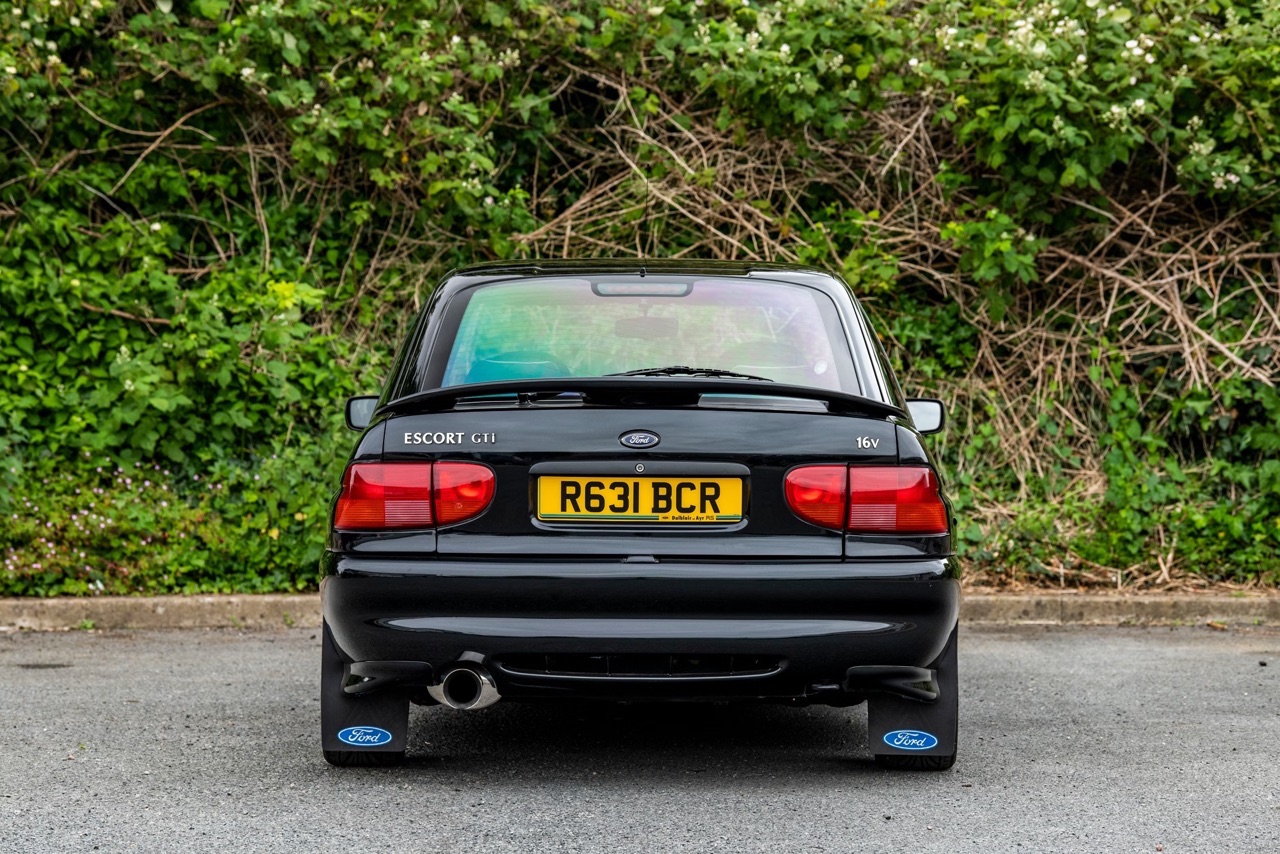 '98 Ford Escort 1.8 GTi Turbo - Une minute de silence ! 2