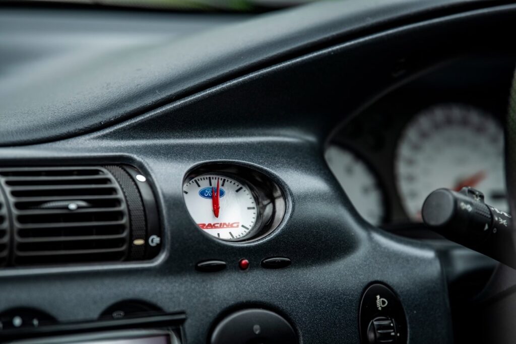 '98 Ford Escort 1.8 GTi Turbo - Une minute de silence ! 22