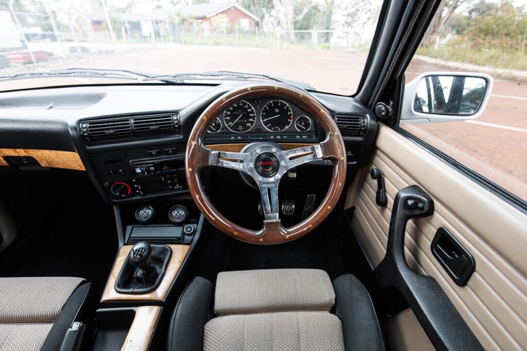 '83 BMW E30 327i Turbo... Berline sous amphet' ! 20