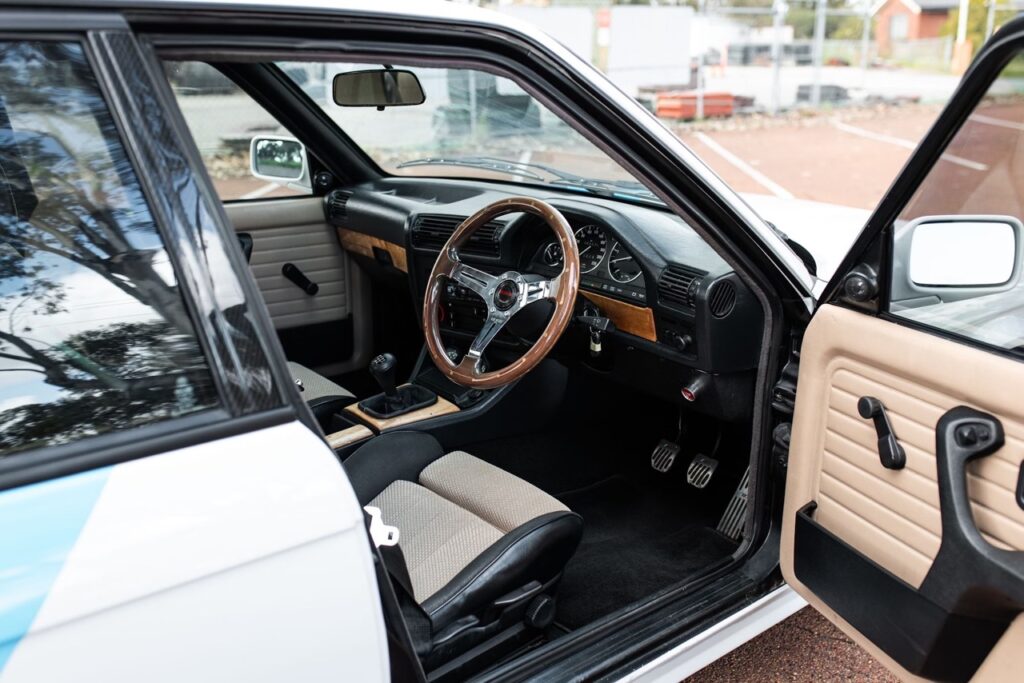 '83 BMW E30 327i Turbo... Berline sous amphet' ! 21