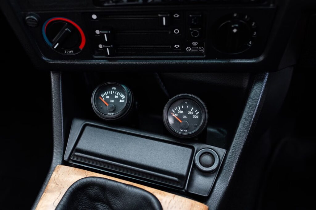 '83 BMW E30 327i Turbo... Berline sous amphet' ! 24