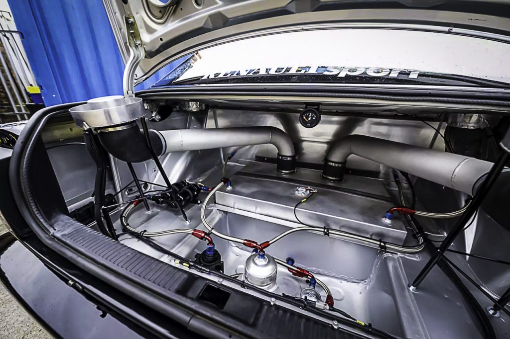 '86 R21 2l Turbo Penthouse - Touring Car en string ! 24