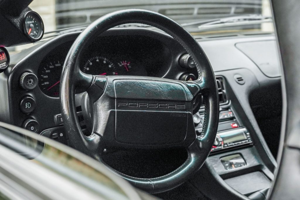 '90 Porsche 928 GT Supercharged... ça, c'est pas d'origine ! 17