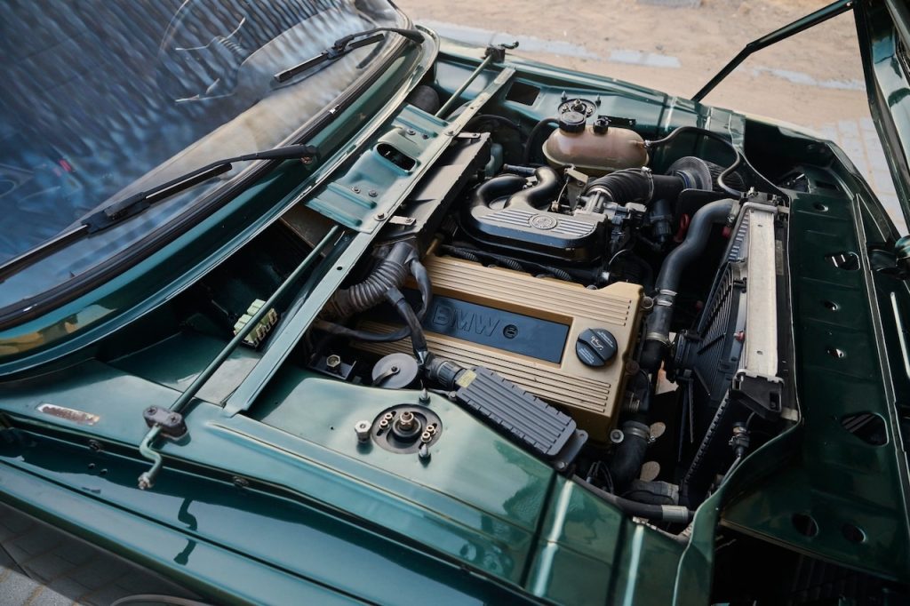 '76 BMW 2002 Restomod - Vintage mais moderne ! 18