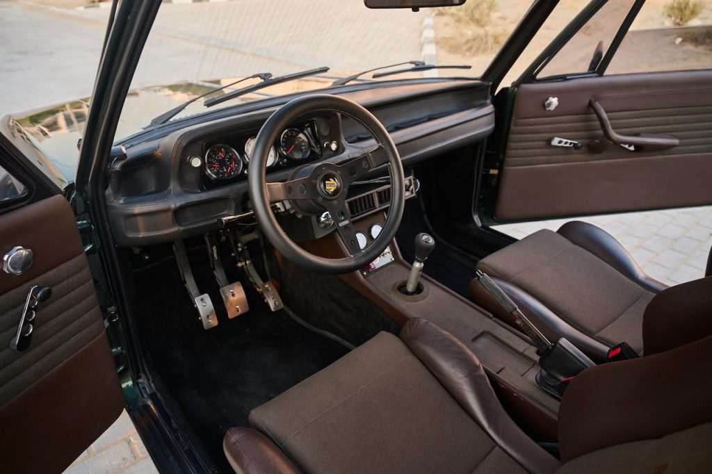 '76 BMW 2002 Restomod - Vintage mais moderne ! 21