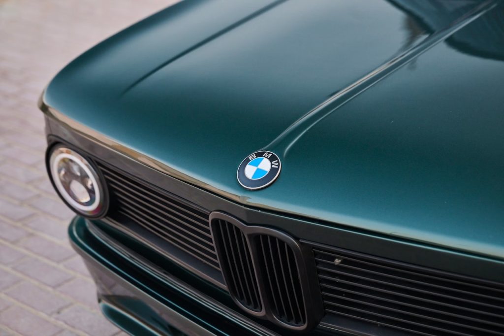 '76 BMW 2002 Restomod - Vintage mais moderne ! 8