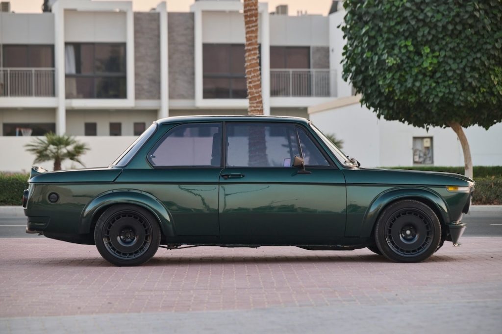 '76 BMW 2002 Restomod - Vintage mais moderne ! 6