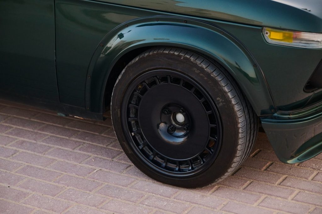 '76 BMW 2002 Restomod - Vintage mais moderne ! 16