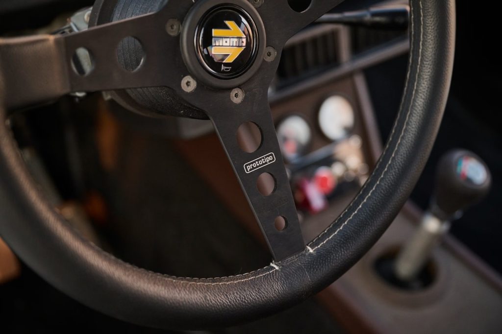 '76 BMW 2002 Restomod - Vintage mais moderne ! 28