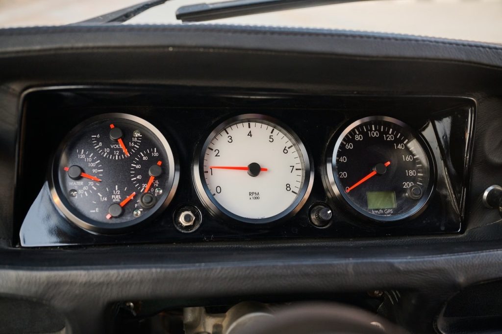 '76 BMW 2002 Restomod - Vintage mais moderne ! 29