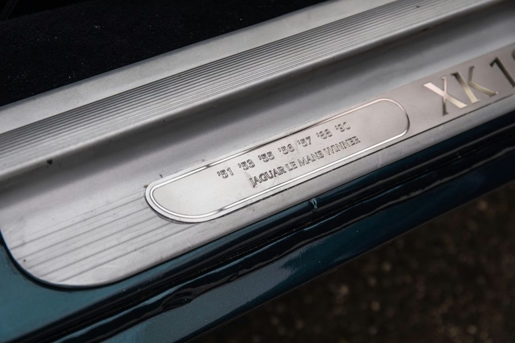 '99 Jaguar XK180 Concept - Une XKR qui joue au Top Model ! 38