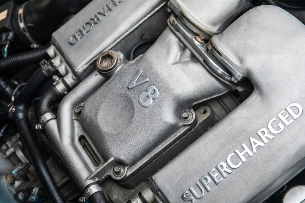 '99 Jaguar XK180 Concept - Une XKR qui joue au Top Model ! 24