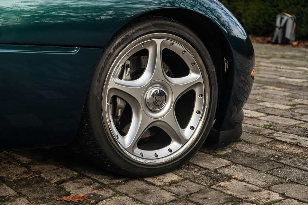 '99 Jaguar XK180 Concept - Une XKR qui joue au Top Model ! 19