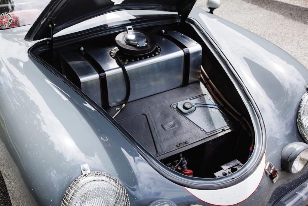 Porsche 356 Outlaw : Family Business 11