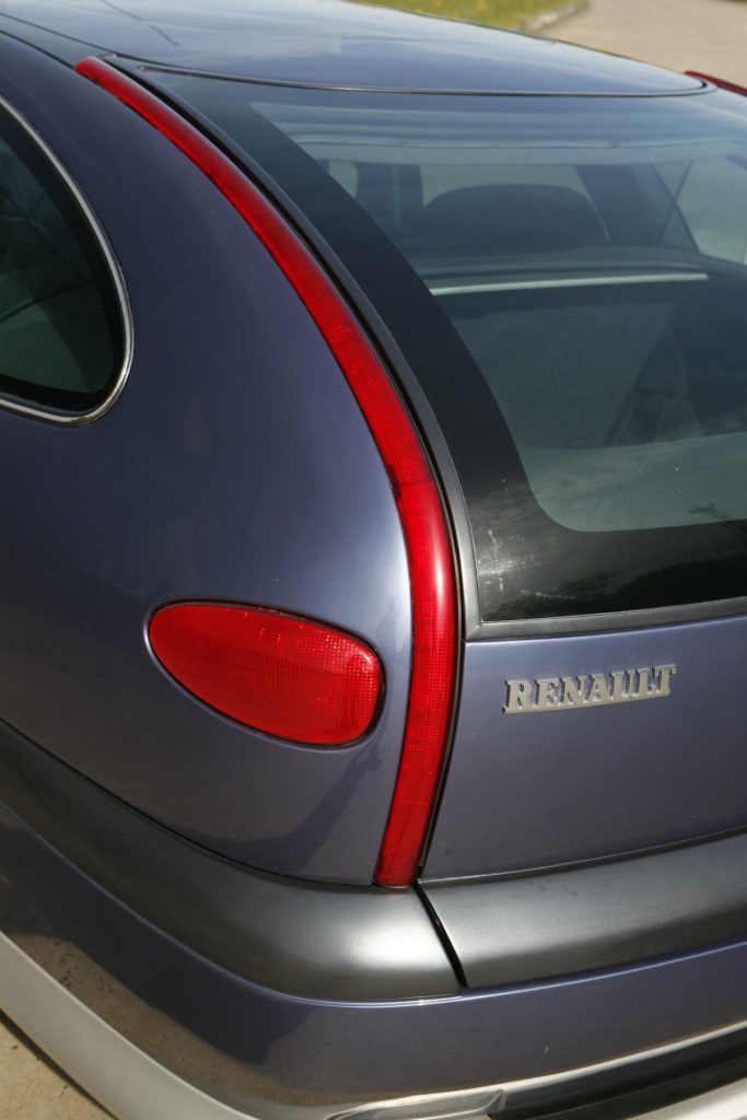 Renault Safrane Long Cours : Heuliez part à la chasse en biturbo ! 12 Renault Safrane Long Cours : Heuliez part à la chasse en biturbo ! 12