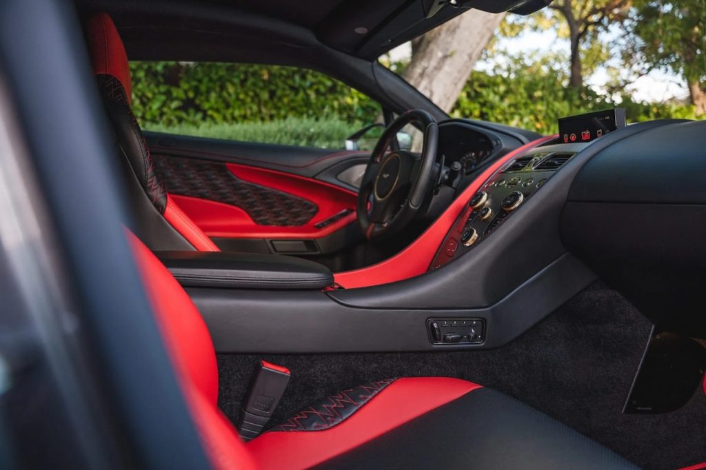 Aston Martin Vanquish By Zagato - Lady Signorina 20