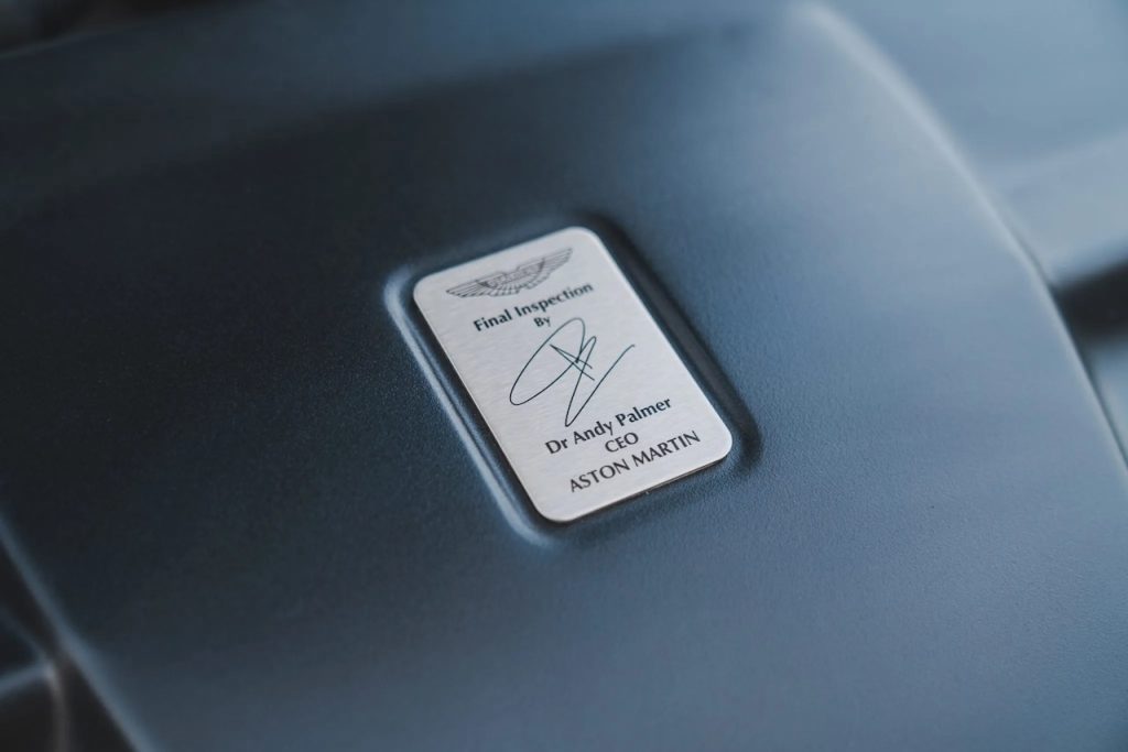 Aston Martin Vanquish By Zagato - Lady Signorina 18