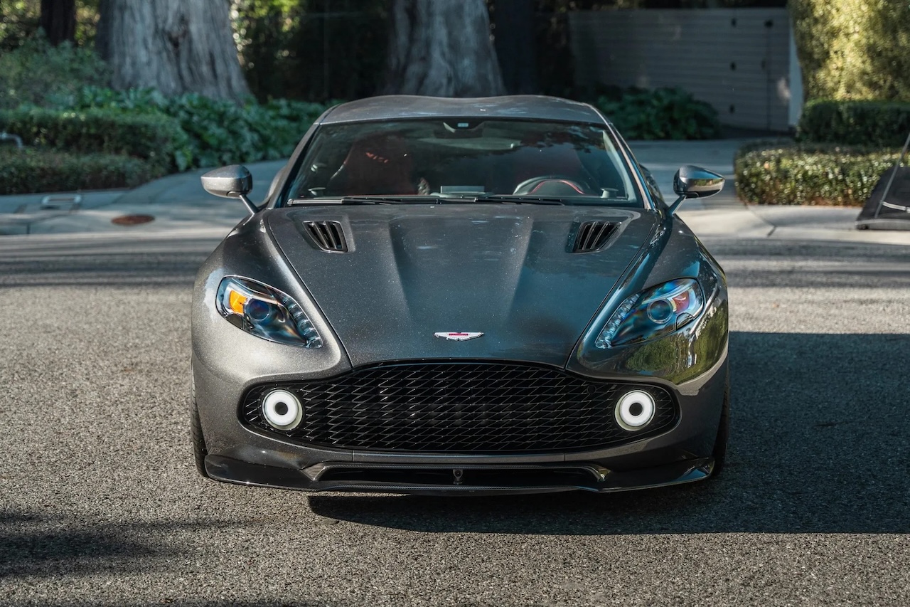 Aston Martin Vanquish By Zagato - Lady Signorina 1