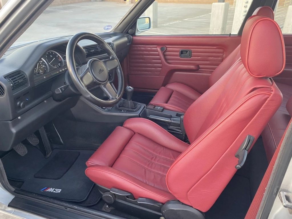 BMW E30 318 is Pandem : Gangster & Gentleman 22