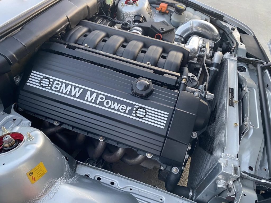 BMW E30 318 is Pandem : Gangster & Gentleman 17